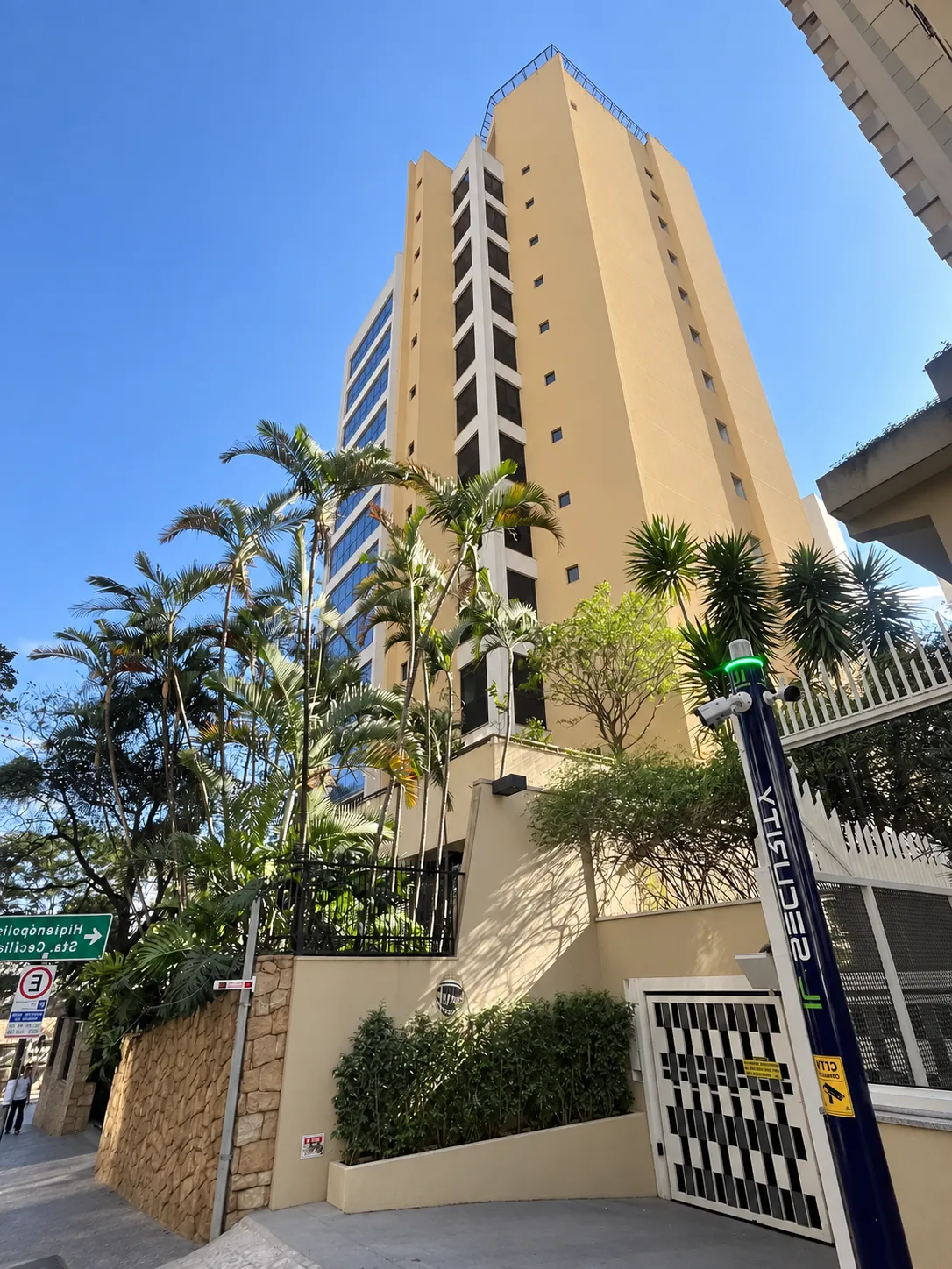 Fachada do Edifício Ouro Negro na Rua Bela Cintra, 24